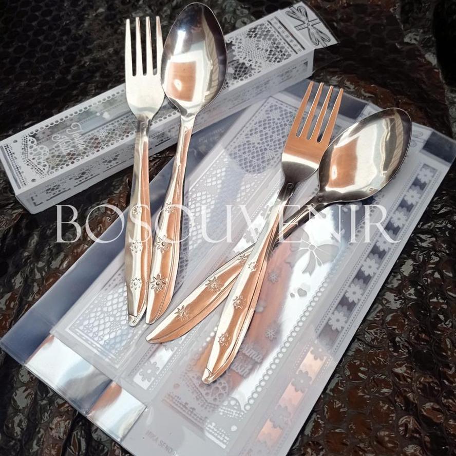 (100 PCS) Souvenir 1 SET Sendok Garpu Stainless Kemas Mika Motif Sovenir Suvenir Sopenir Pernikahan 