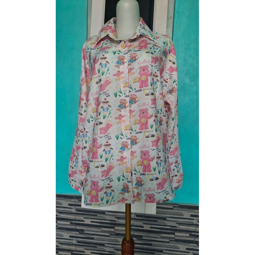 Preloved Kemeja Putih Beruang Jumbo