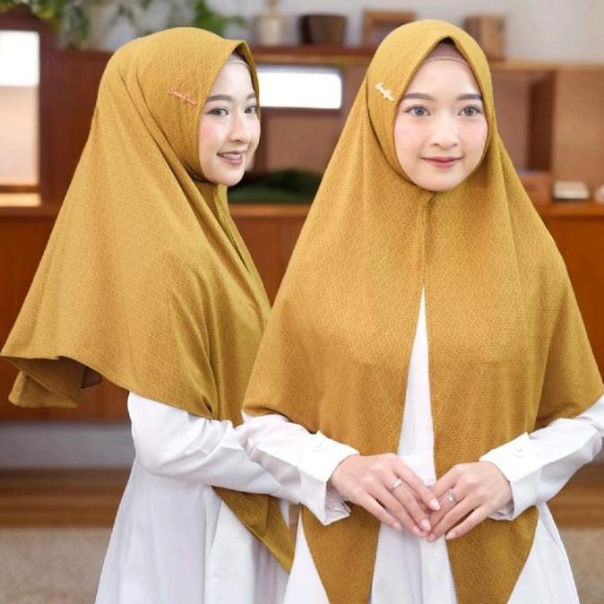 Hijab segitiga t daura gama/Segitiga daura gama ayunda