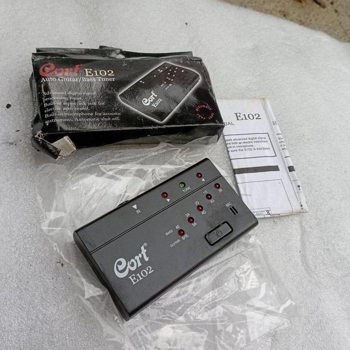 Cort E102 Gitar - Bass Tuner