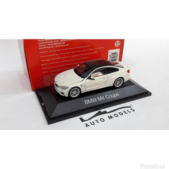 1:43 HERPA BMW M4 (F82) ALPHINE WHITE