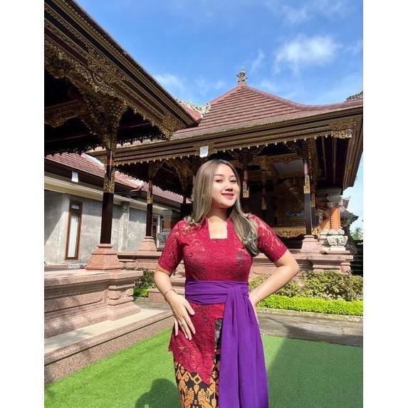 Kebaya Bali Sofia Lengan Pendek