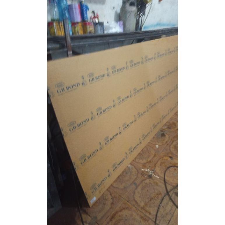 akrilik lembaran 2mm 122cm x 244cm