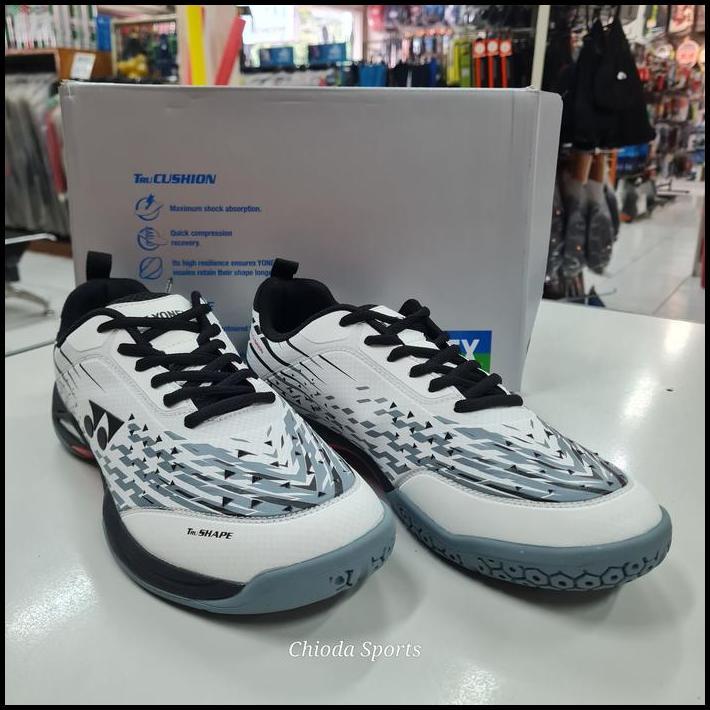 Sepatu Spatu Shoes Badminton Bulutangkis Yonex Strike X Strike-X Putih Hitam Original best seller