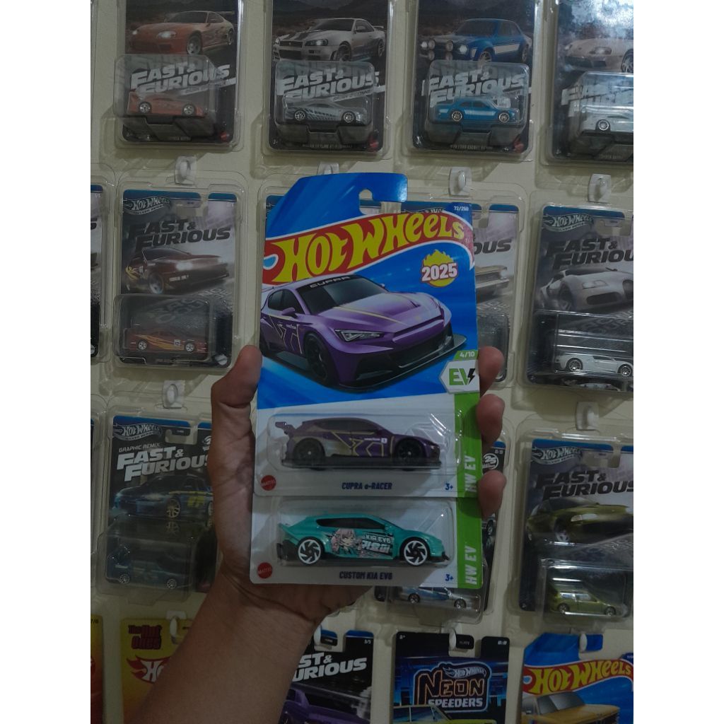 Hotwheels Reguler Paketan Cupra & Custom Kia