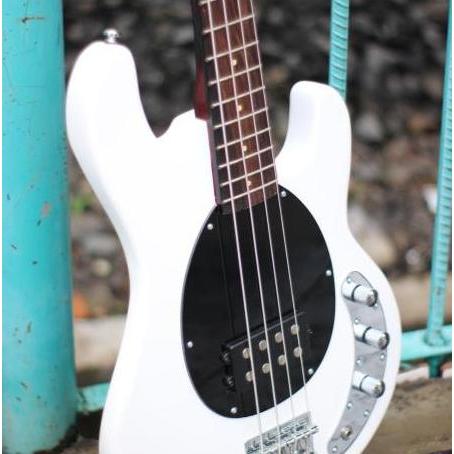 Terlaris Bass Elektrik Musicman Stingray White