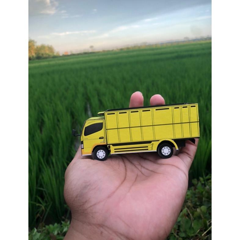 Miniatur Truk Canter Giga Umplung