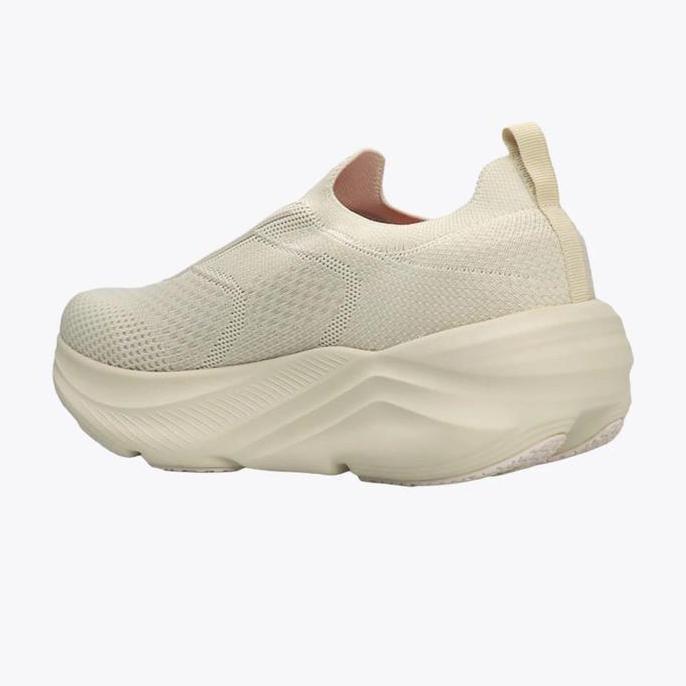 SEPATU SNEAKERS ORTUSEIGHT HYPERBLAST SLIP ON - BEIGE .