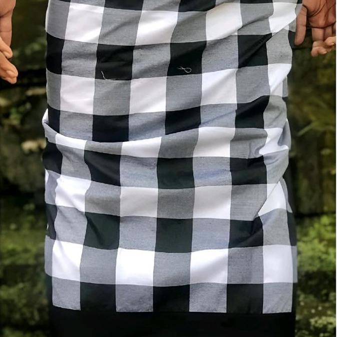 New- kamen lembaran _saput bali motif kotak-kotak _sarung bali Batik Cowok Rayon Muslim Nyaman Hitam