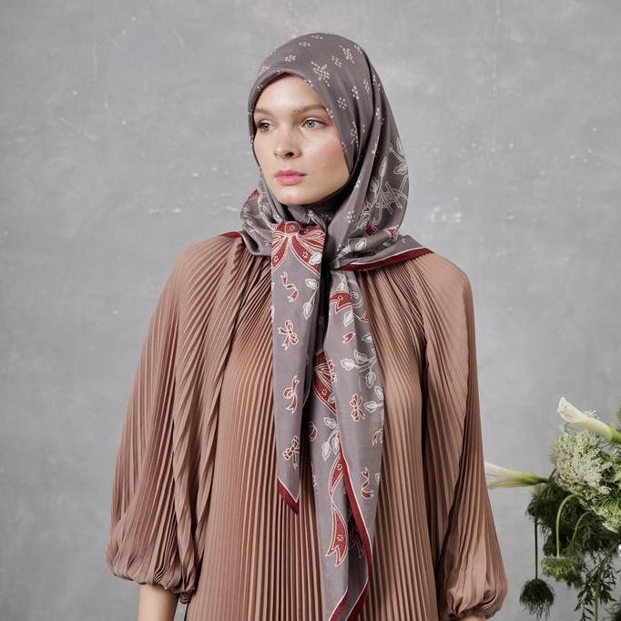KHANAAN + RUBINA SCARF + GREY MAROON