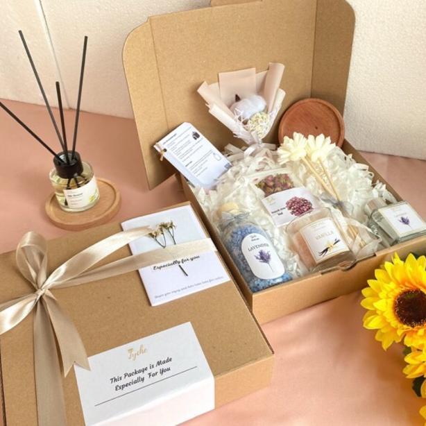 HAMPERS AROMATERAPI CREAM / Lilin AROMATERAPI / REED DIFFUSER/ GIFT SET / GIFT BOX / gratis kartu uc