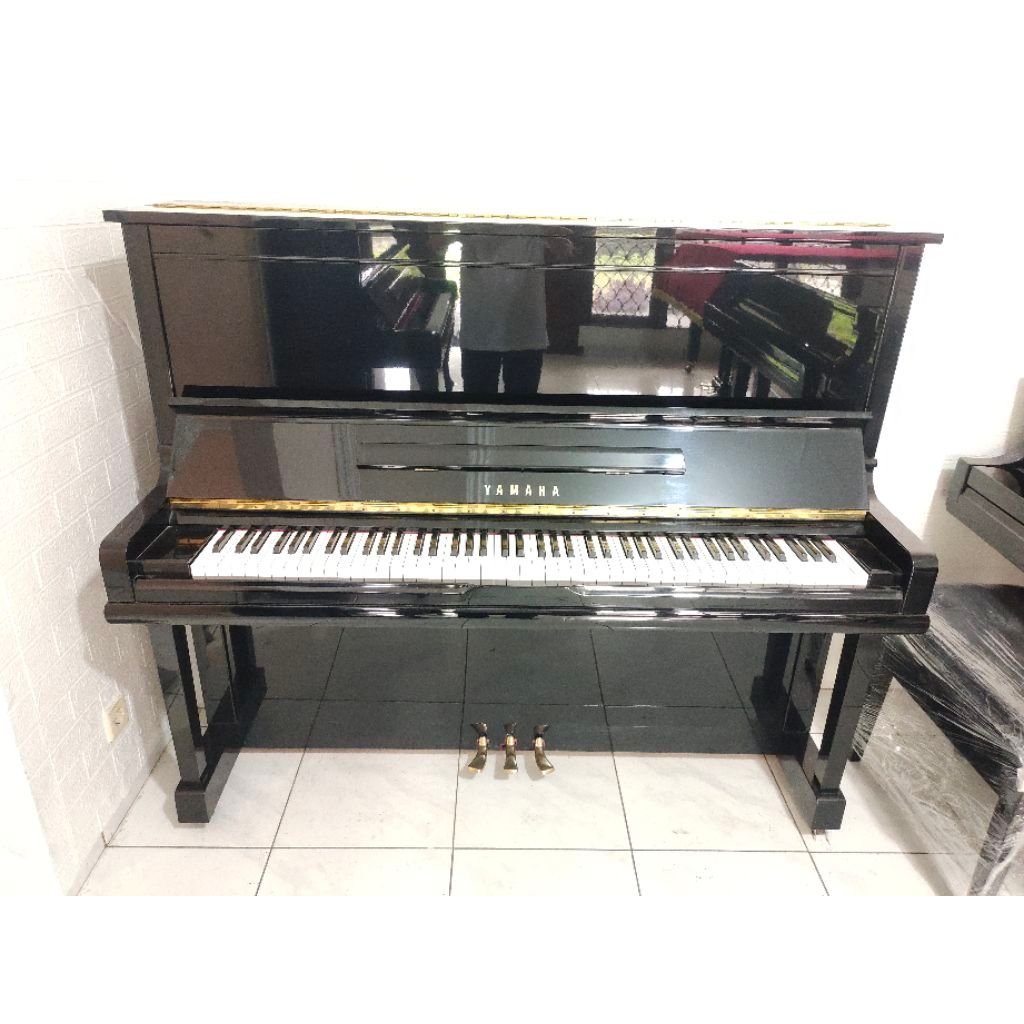 Yamaha U30A – Upright Piano Premium | Suara Kuat & Tuts Responsif Seri U3 Jepang