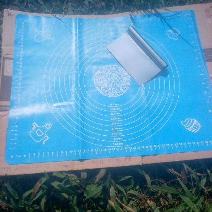 Kuekue- Alas Silikon Satu Set Rollpin Dan Screp/ Satu Set Alat Penggiling Adonan Anti Lengket Dapur 