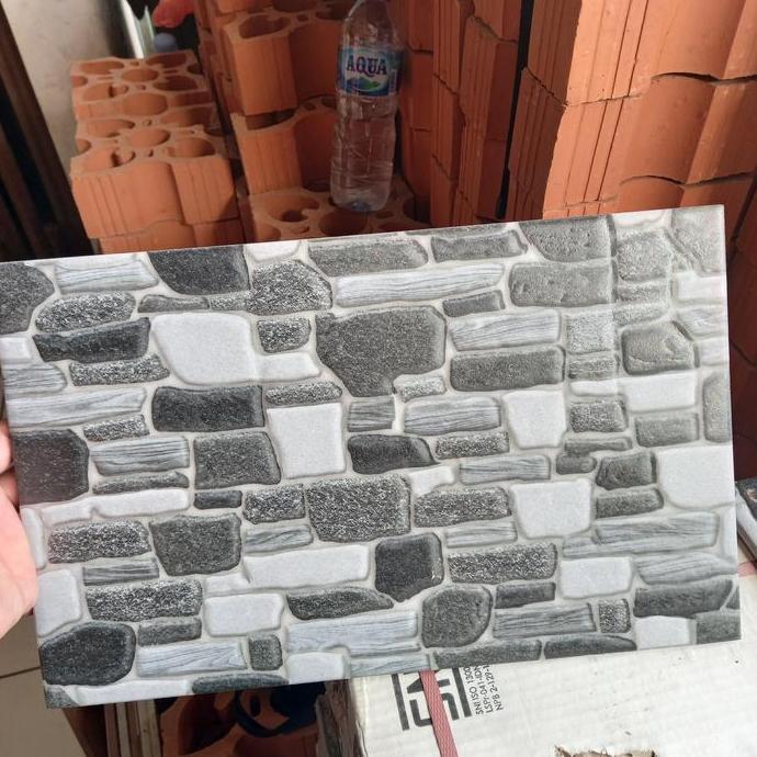 KERAMIK DINDING TAMAN 25X40 MOTIF BATU KAISAR-KERAMIK LANTAI TERAS