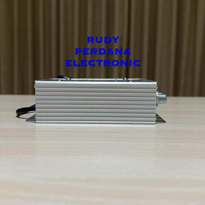 BOOSTER ANTENA TV SPLITTER SIGNAL AMPLIFIER 4 WAY 40 DB USAT-8840FL9 [terbaik]