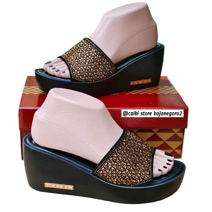 DISKON (( ORIGINAL & TERBARU )) SENDAL CALBI TERBARU MODEL SELOP CANTIK WEDGES 7CM BANYAK WARNA - CE