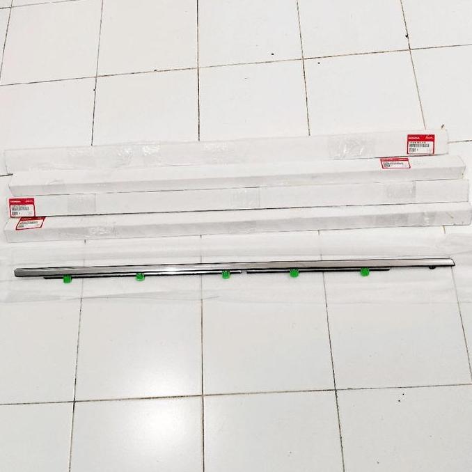 Pelipit Luar Karet Kaca Chrome Honda Crv 2013 2014 2015 2016 2017 Ori