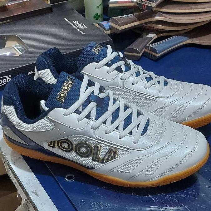 sepatu khusus pingpong joola hitam putih