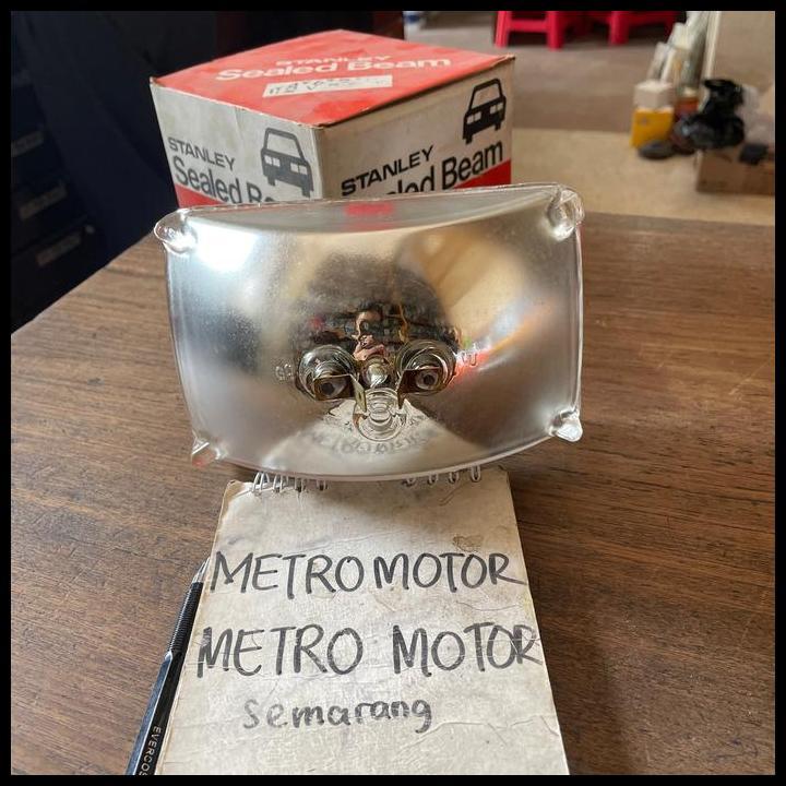 TERBARU LAMPU SEALED BEAM KAKI 2 12V 50W KOTAK SIL BIM HEADLAMP ENGKEL STANLEY 
