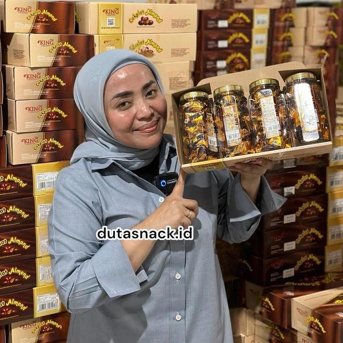 Dking coklat almond isi 4 toples ( COD )  kacang almond utuh lapis coklat