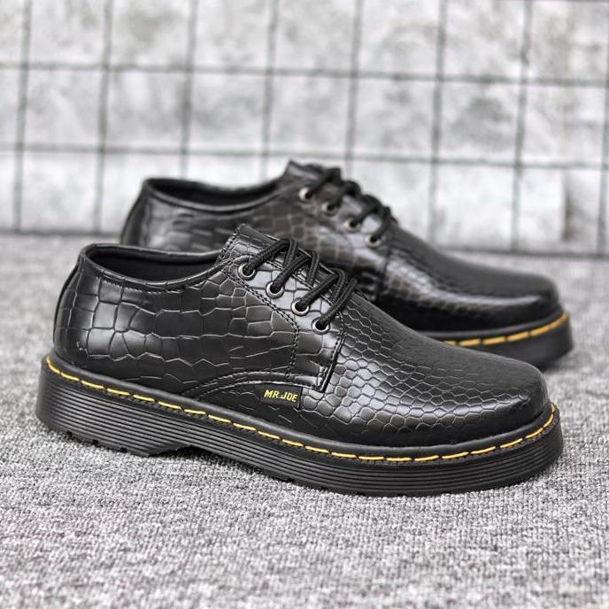 Sepatu Formal Pria Pantofel Docmart Casual Terbaru Modern Trendi