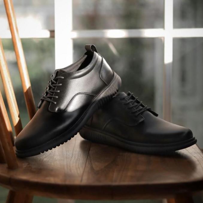 Sepatu Formal Kulit Fantofel Hitam Pria Cowok Kerja Kantor Kondangan