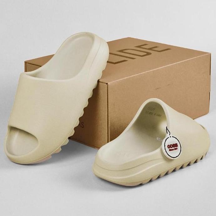 Yeezy Slides Desert Sand