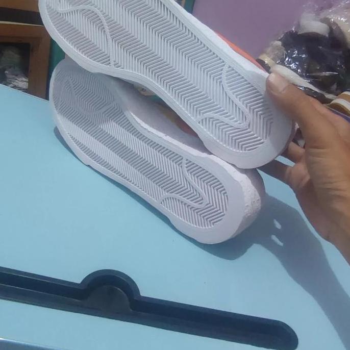 nike blazer low x sacai