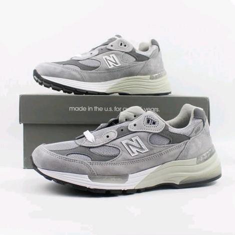 Sepatu Sneaker NB 992 Grey Pria