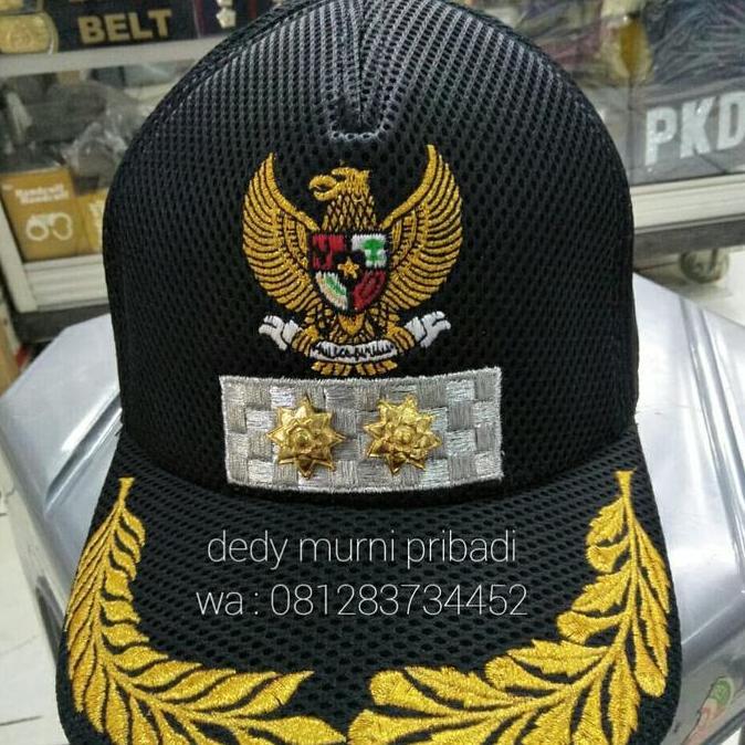 topi wakil walikota