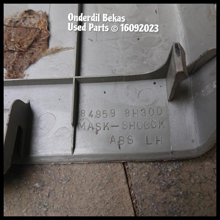 DISKON INTERIOR TRIM COVER SHOCK BELAKANG KIRI NISSAN XTRAIL T30 TAHUN 2005 