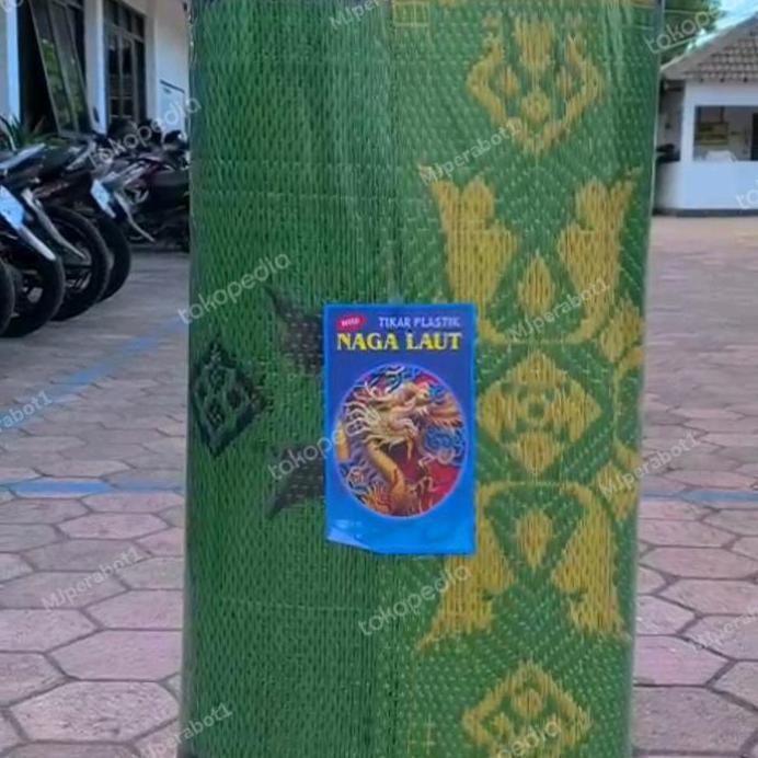 Tikar Plastik/ Tikar Piknik Lipat 2X3