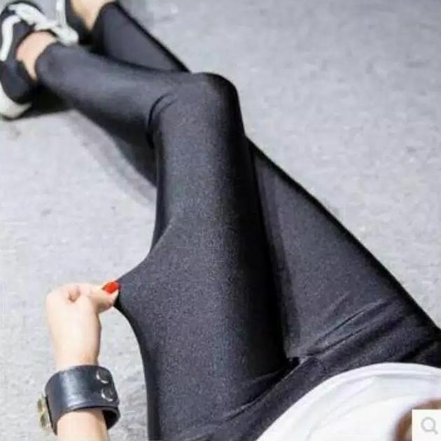 Murah  Legging Hitam Glossy Panjang Leging Kilat Celana Leging Polos Wanita Santai