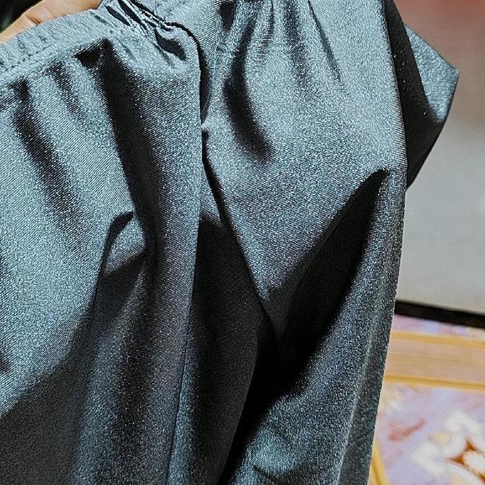 Griloff- Legging Hitam Glossy Panjang Leging Kilat Celana Leging Polos Wanita Santai