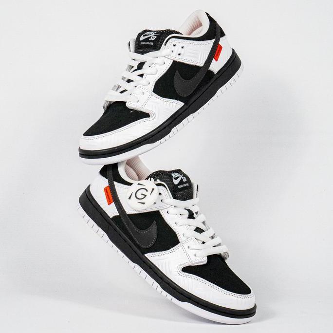 Murah Sb Dunk Low Pro X Tightbooth Black And White