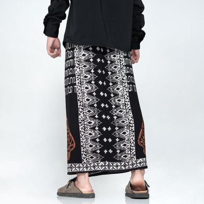 Otwkirim- Sarung Batik Cap Motif Wayang - [Rayon Eksklusif] Hum Exclusive - Handmade Hitam Putih Mus