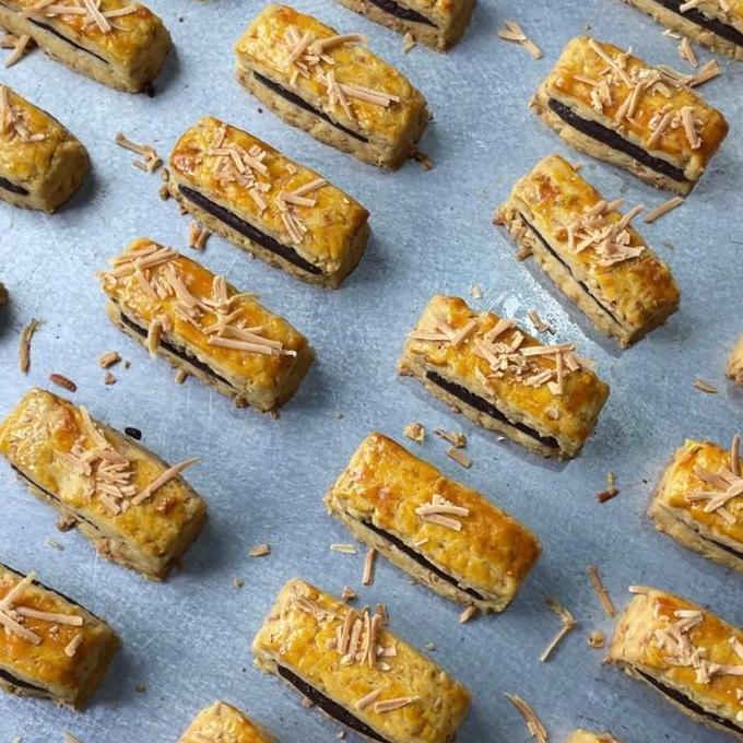 Kastengel Coklat Keju Edam dan Cheddar 600ml