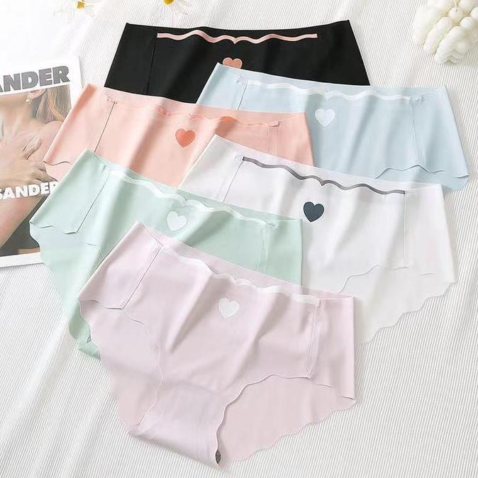 CELANA DALAM WANITA  Motif Love CD Push Up