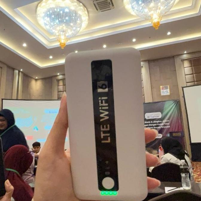 Modem 4G LTE WiFi Portable Dengan Dua Fungsi Modem WiFi + Powerbank 8000 mAh Untuk Koneksi Internet 