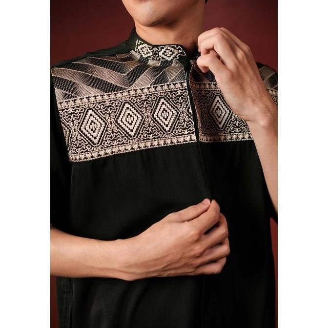 LARUSSO Kemeja Koko Bordir Lengan Pendek Pria  -  Dark Green