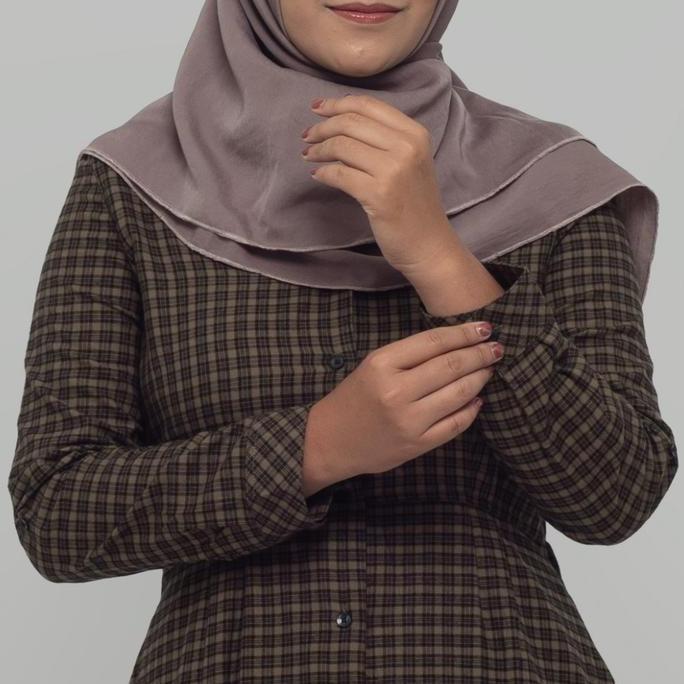 Benhill Gamis Wanita  Flannel Lengan Panjang  Kotak Coklat 1216-11530 Kancing Muslim Nyaman Serut Or