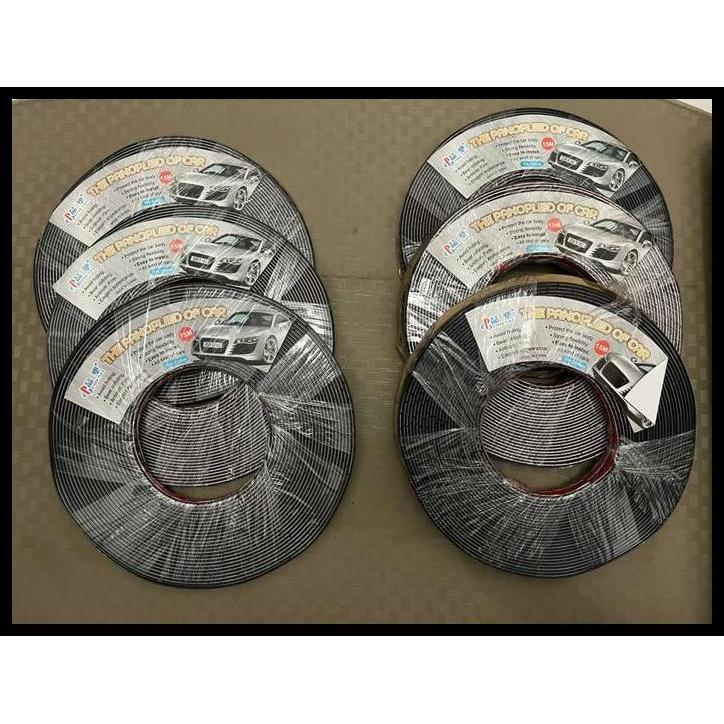 TERLARIS LIS MOLDING HITAM MOBIL UNIVERSAL 