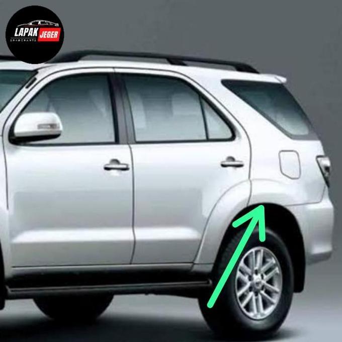 spoiler spakbor quarter belakang kiri Toyota Fortuner2010 - 2014 bekas