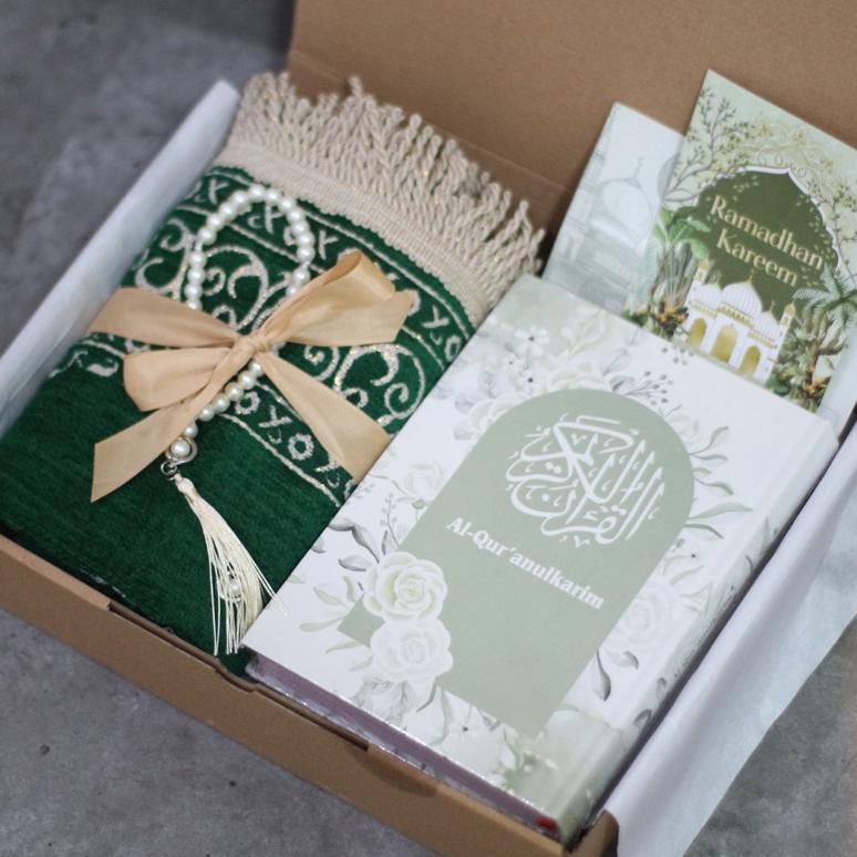 DISKON PAKET SAJADAH ALQURAN HAMPERS LEBARAN IDUL FITRI SESERAHAN ALAT SHOLAT MAHAR PERNIKAHAN KADO 