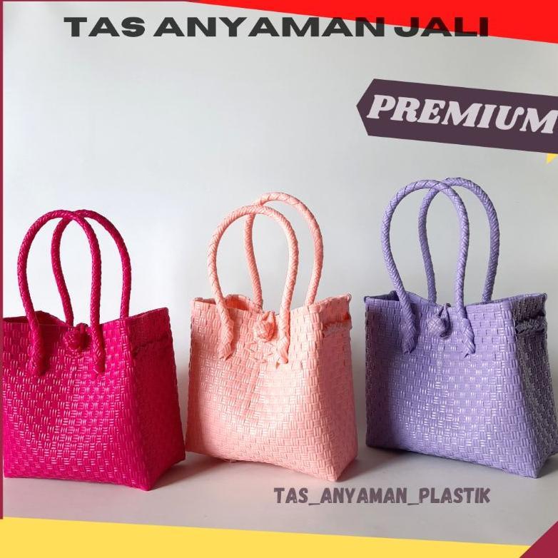 Readyy Tas Jali Jali Premium Anyaman Plastik Mini Polos Pastel Size XS