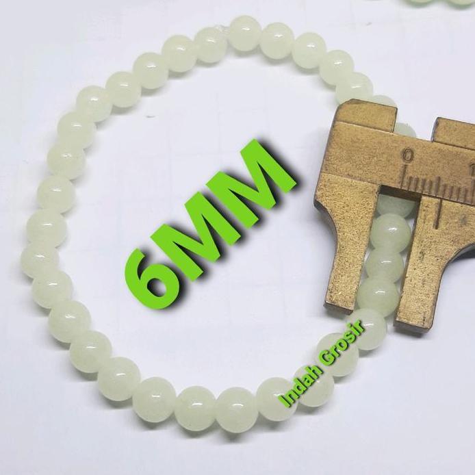 Gelang Batu Menyala  Di Tempat Gelap