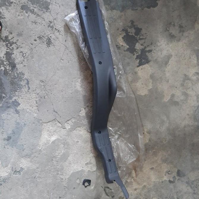 Mk405205 Scuff Plate Penjepit Karpet Canter Ps125 Ps110 Ori Mitsubishi
