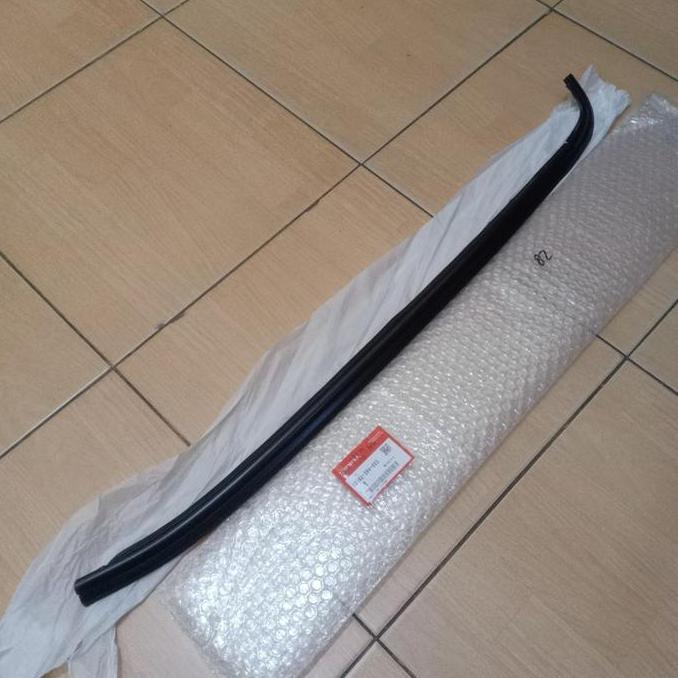 List Moulding Karet Kaca Depan Civic Genio Original