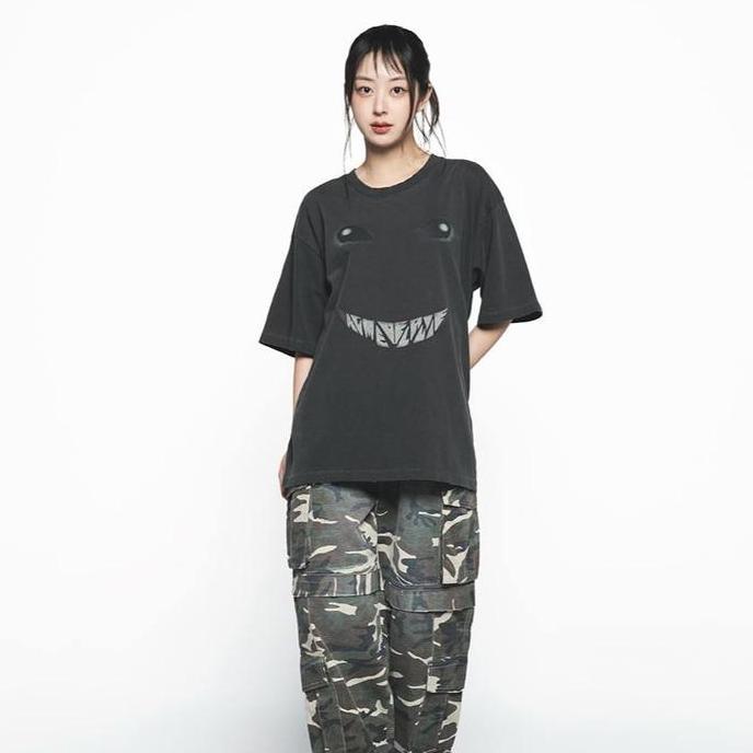 Sedia [Adlv] Alien Monster Pigment Short Sleeve T-Shirt Charcoal - Kaos Oversize Wanita Pria Acme De
