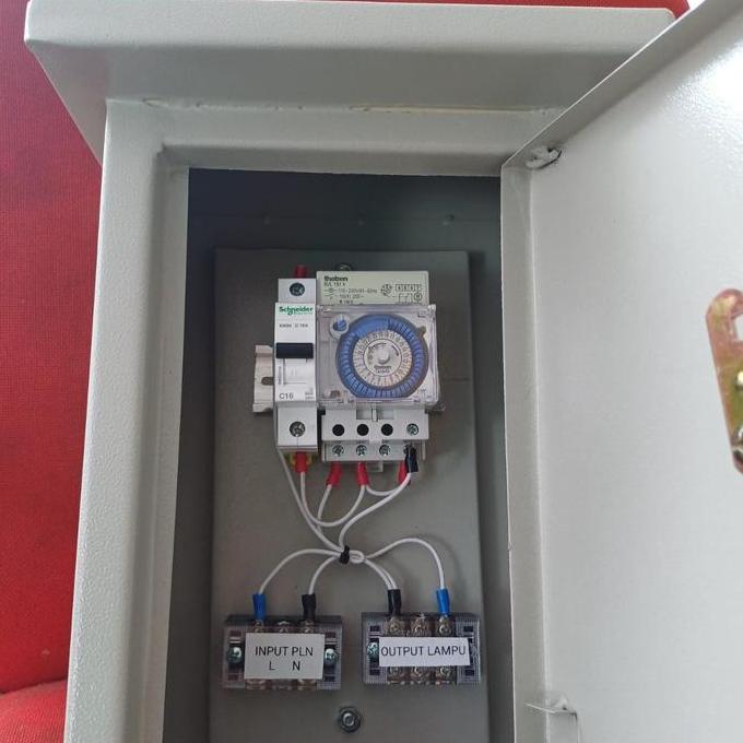 Panel Lampu PJU Otomatis Timer Theben